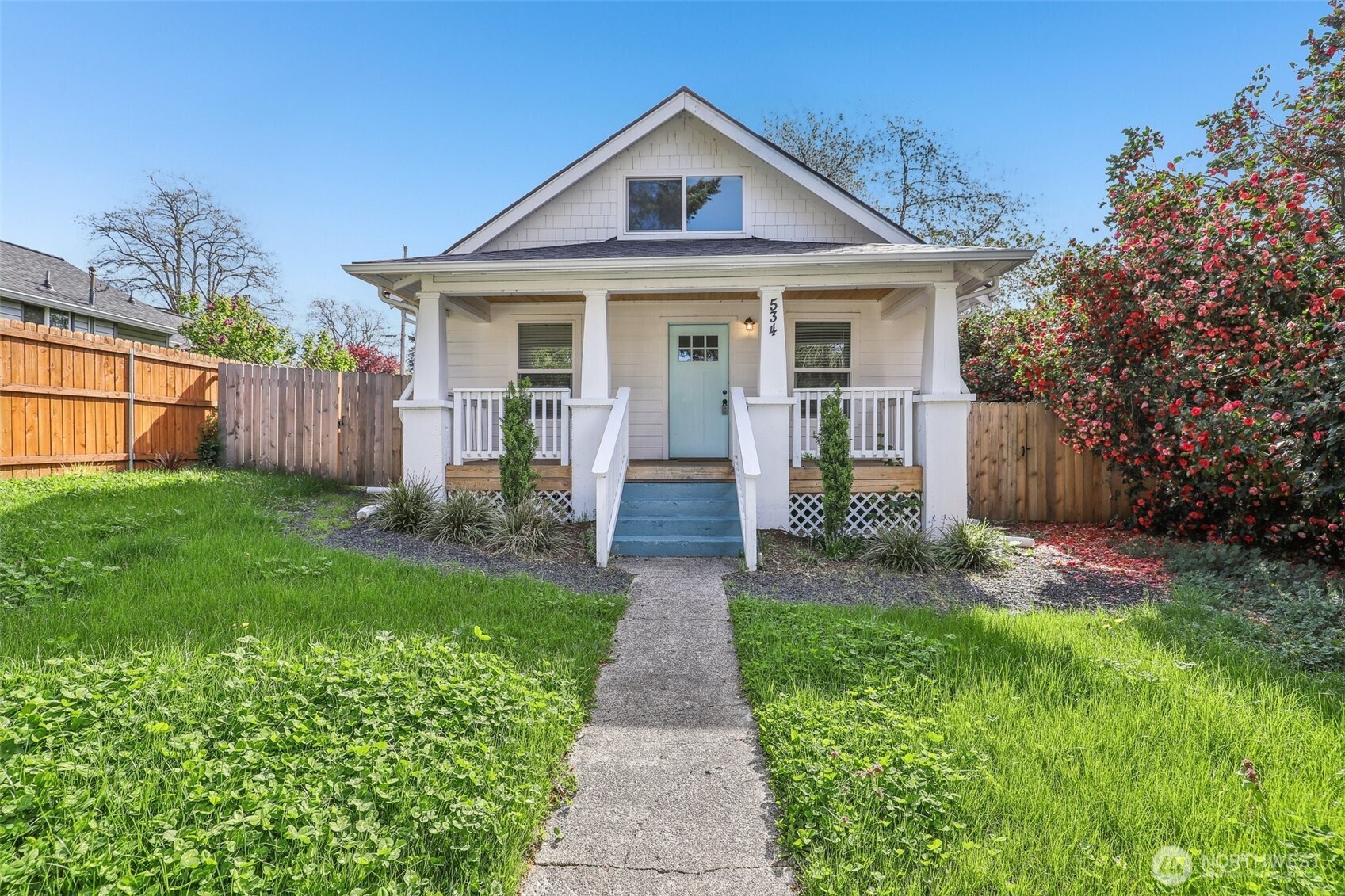 534 18th Street Property Photo 2