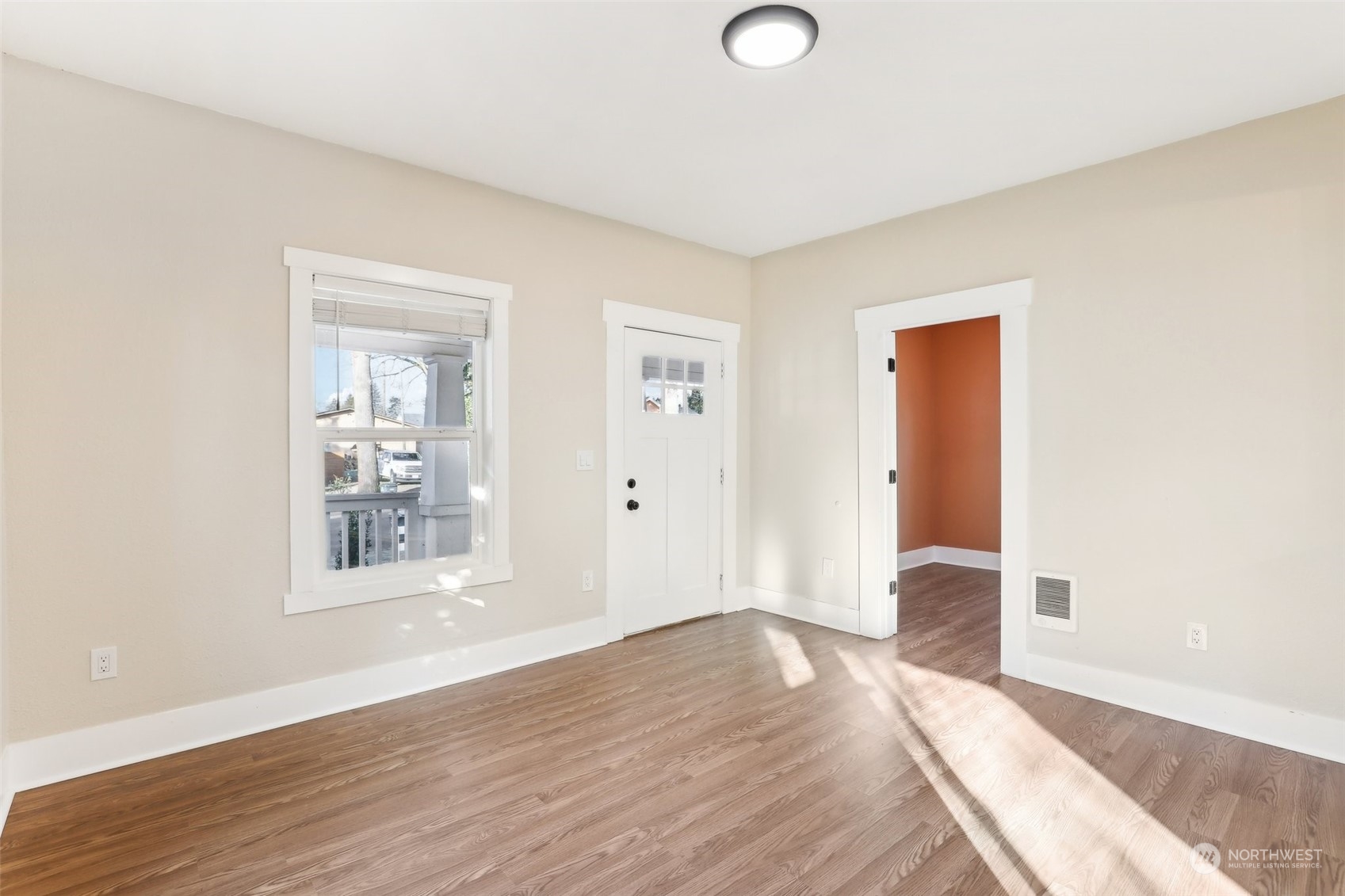 534 18th Street Property Photo 7
