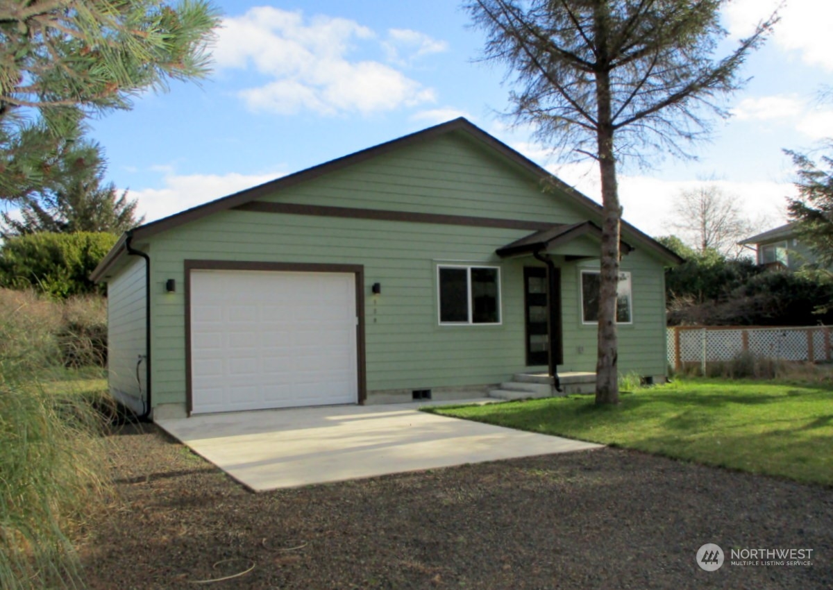 990 Texmar Avenue Property Photo