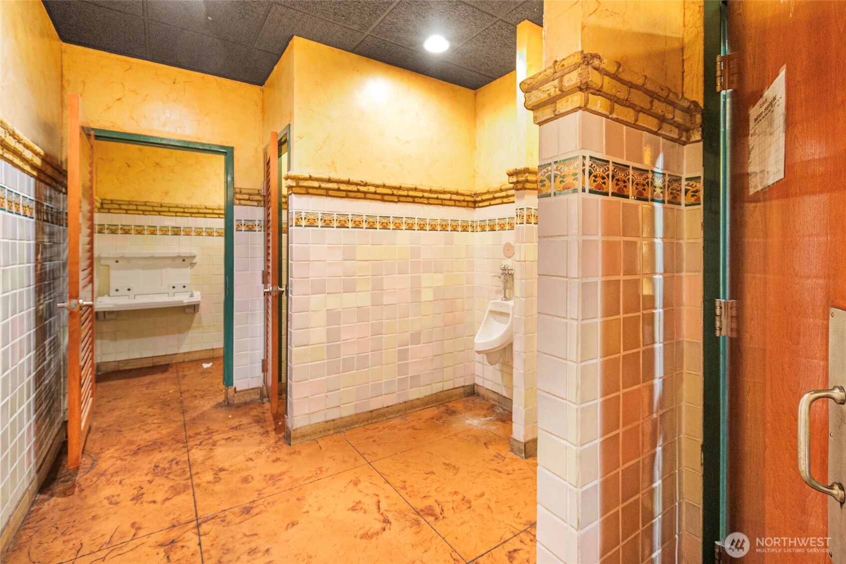 2807 W 10th Avenue Property Photo 11