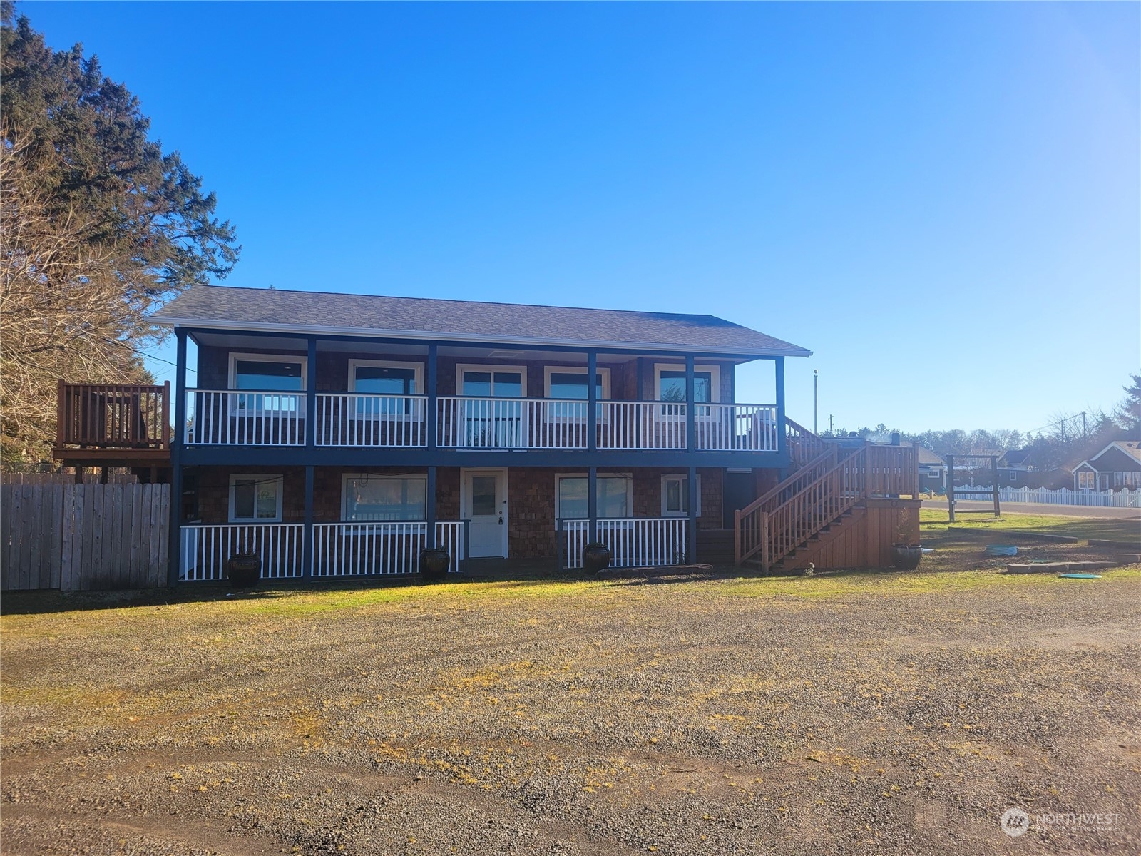 1201 Bay Avenue Property Photo 2