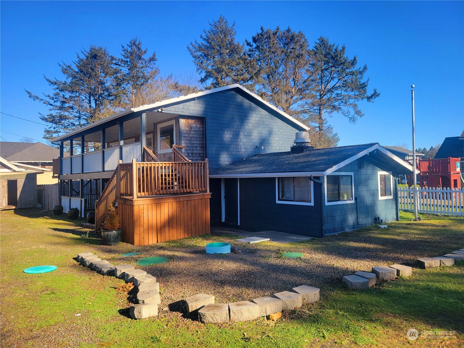 1201 Bay Avenue Property Photo 3
