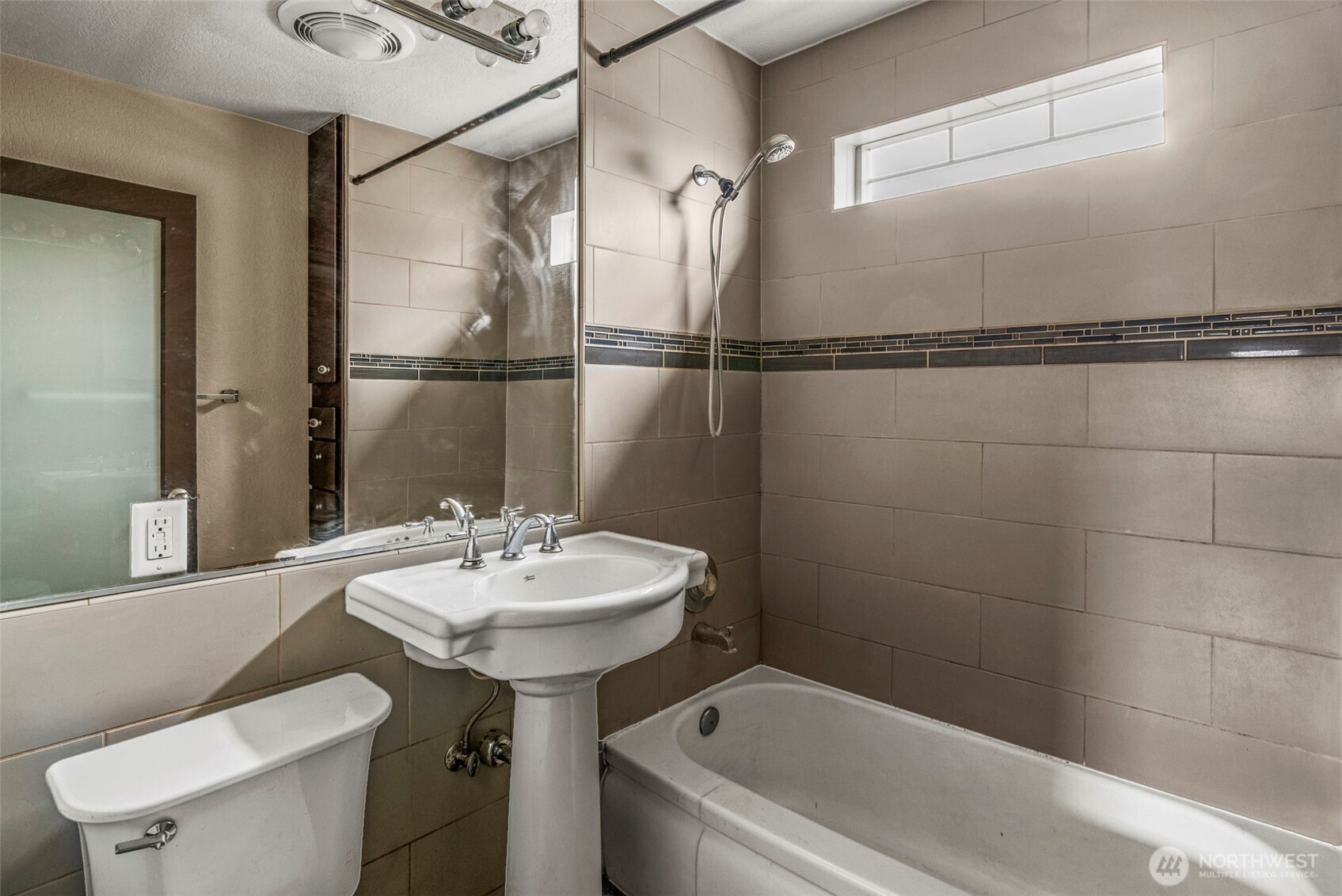566 21st Avenue Property Photo 4