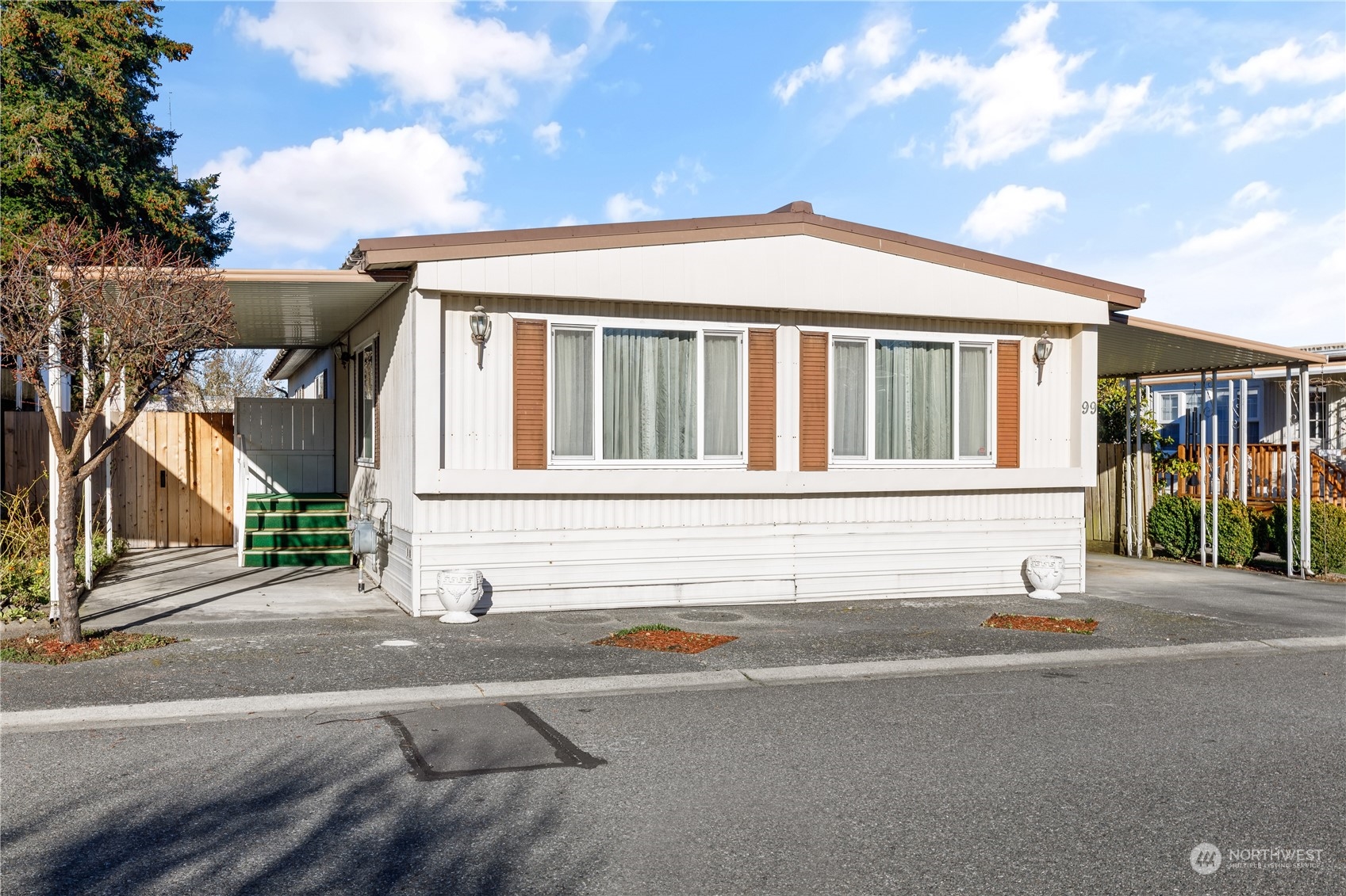 225 Ne Ernst Street 99 Property Photo 1