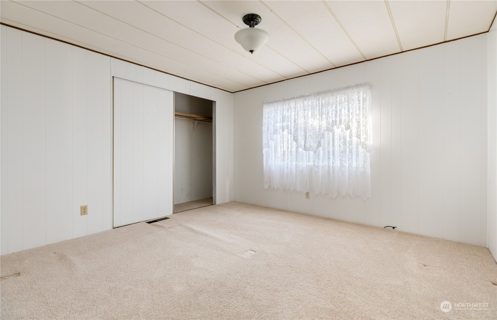 225 Ne Ernst Street 99 Property Photo 20