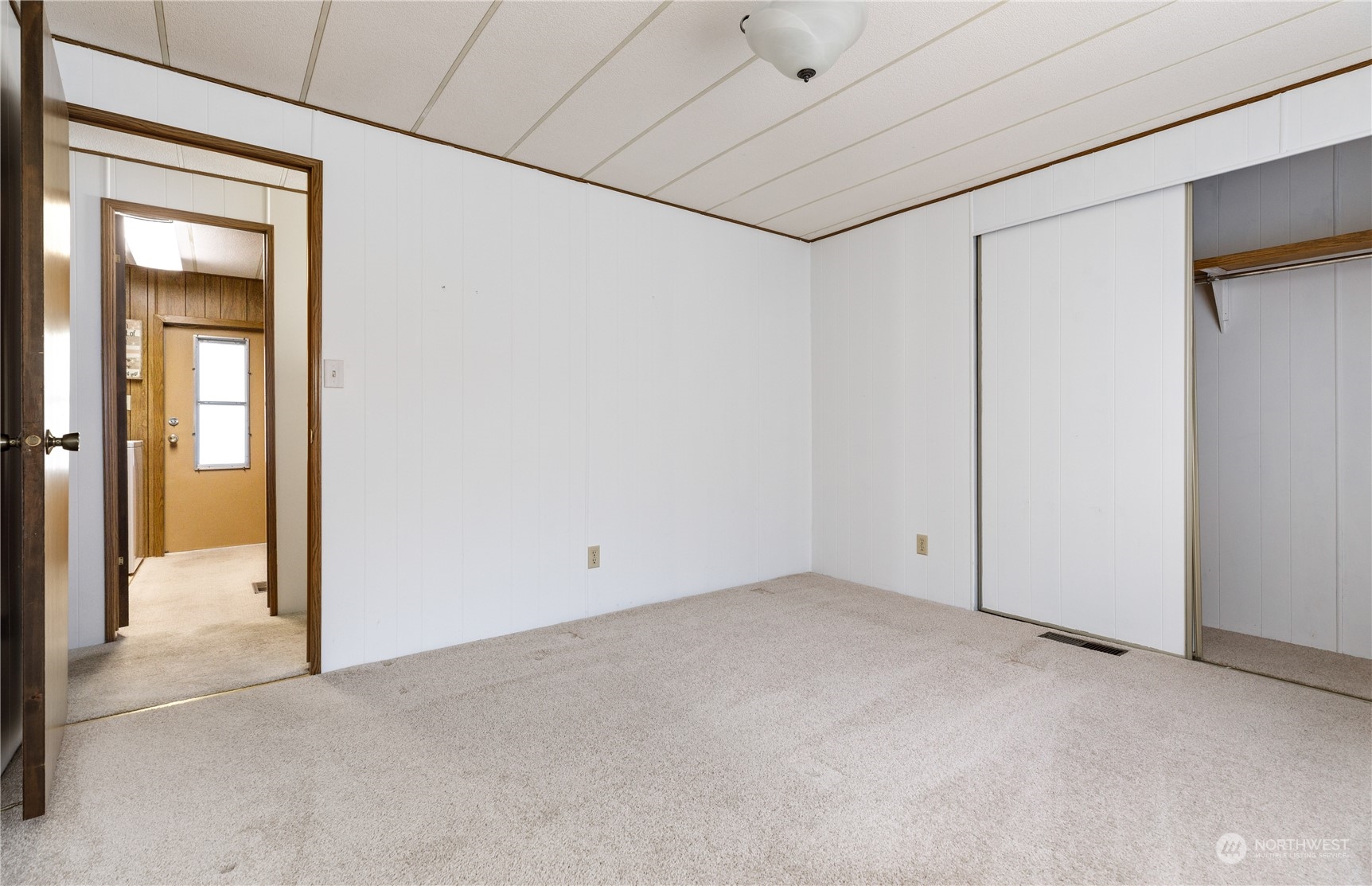 225 Ne Ernst Street 99 Property Photo 21