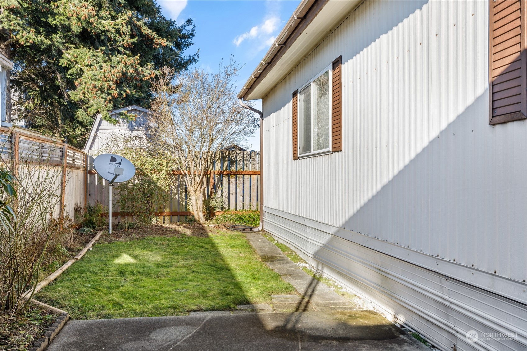 225 Ne Ernst Street 99 Property Photo 32