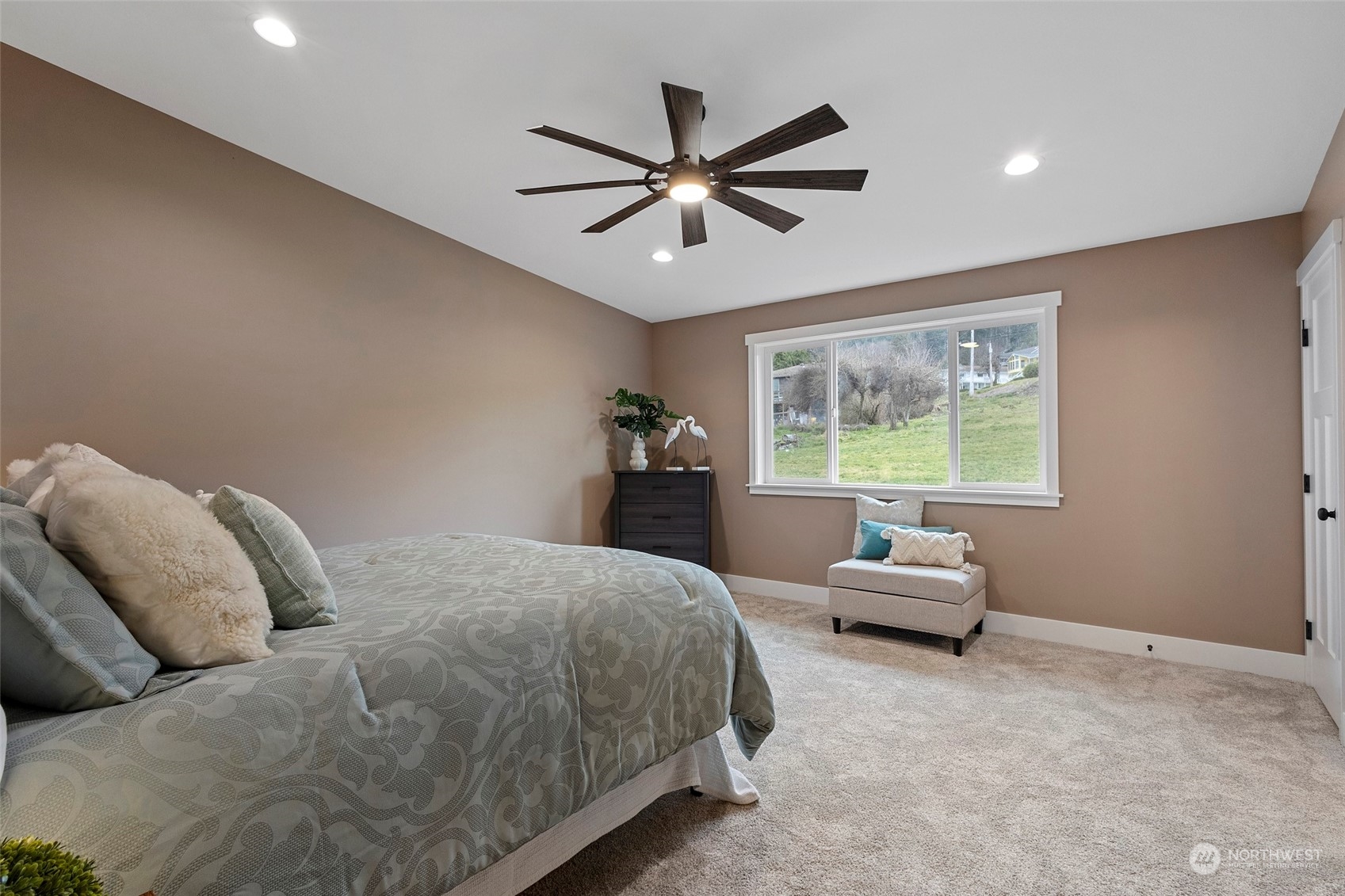 670 Maplewood Loop Property Photo 17