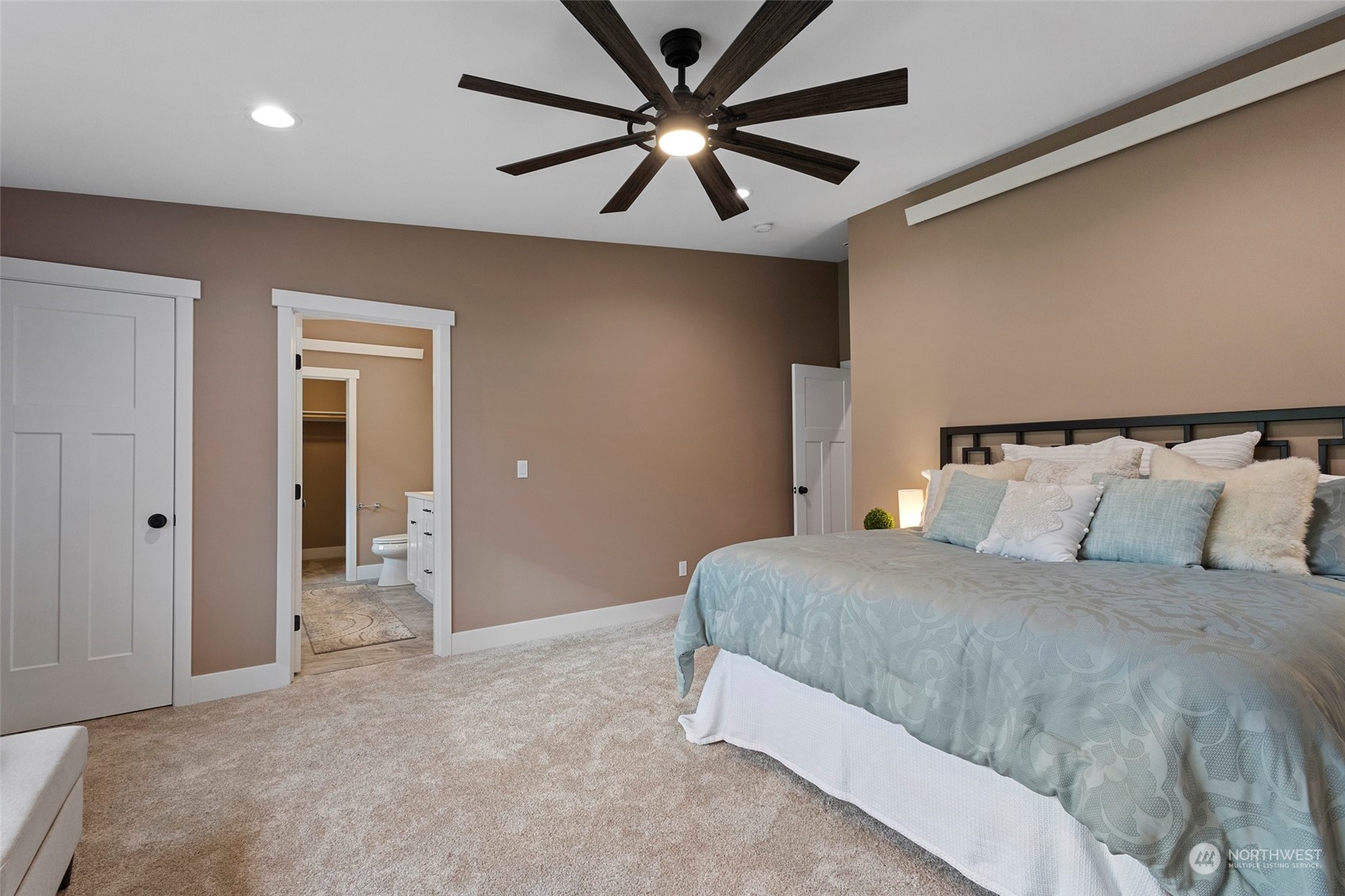 670 Maplewood Loop Property Photo 19