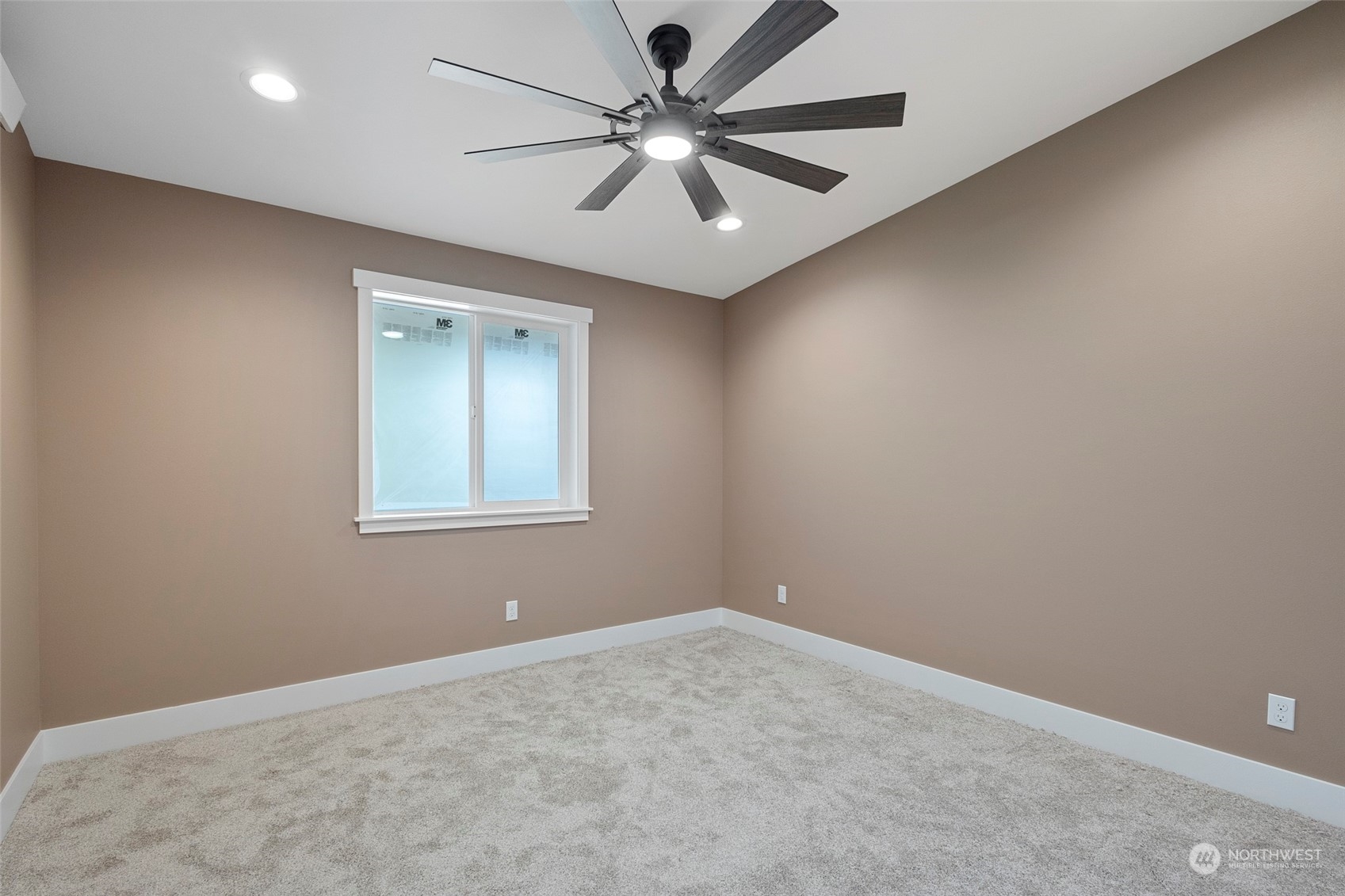 670 Maplewood Loop Property Photo 22