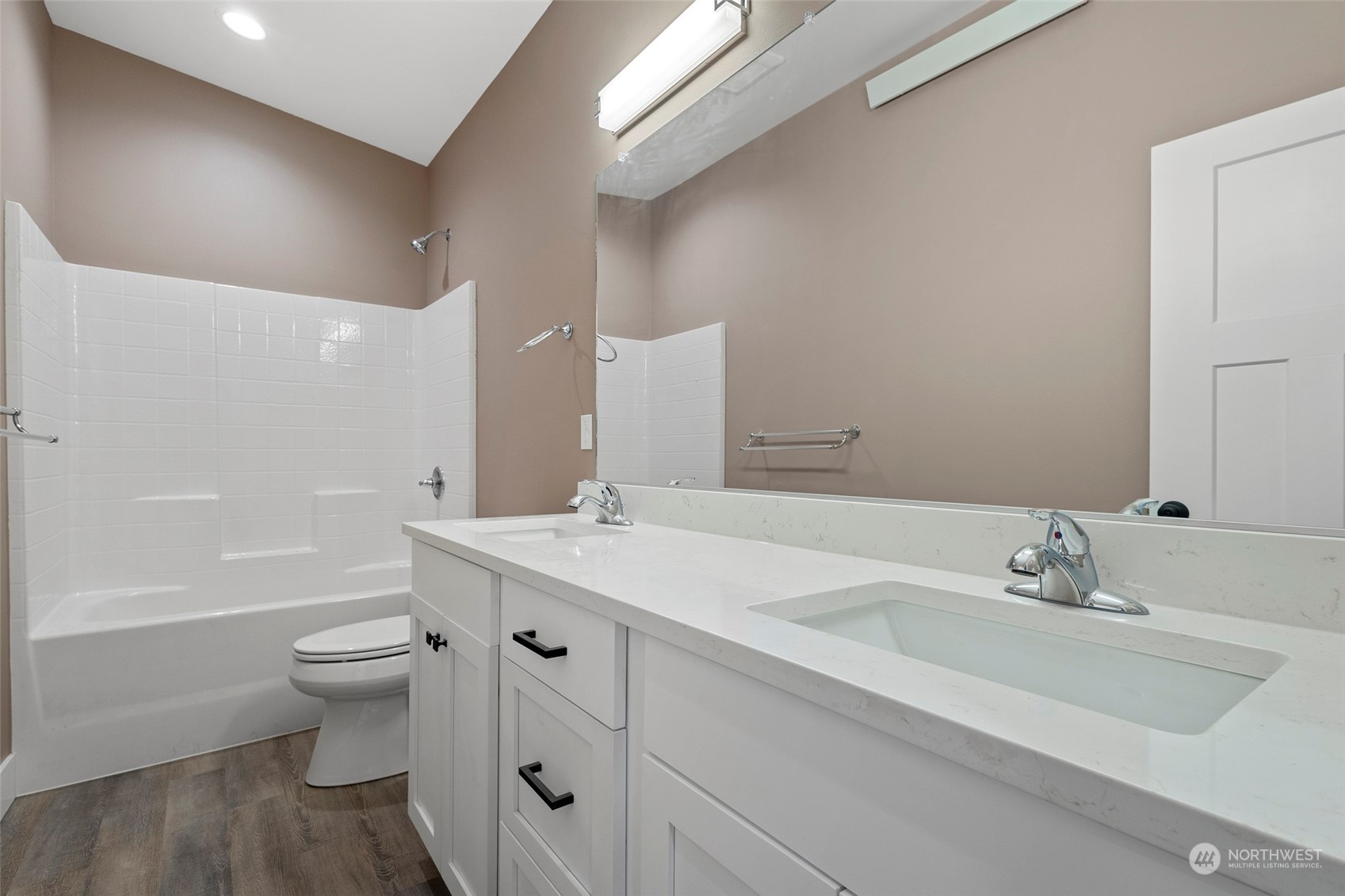 670 Maplewood Loop Property Photo 24
