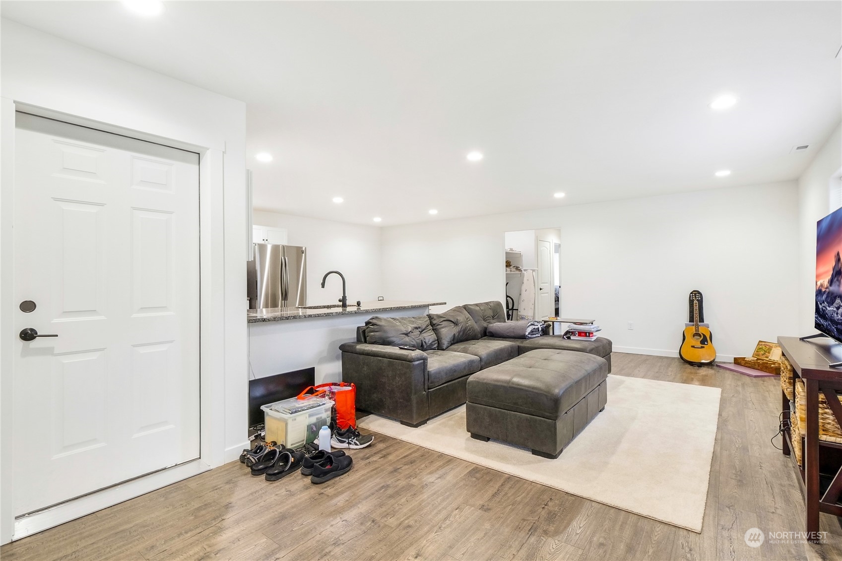 1125 W Ivy Avenue A/b Property Photo 8