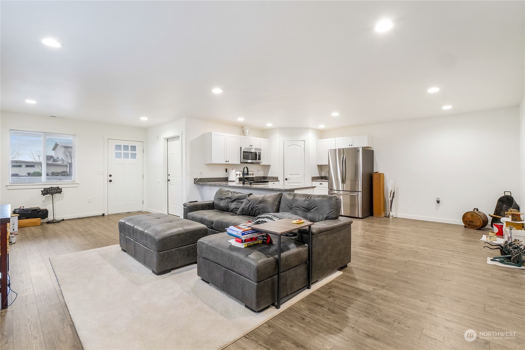 1125 W Ivy Avenue A/b Property Photo 10