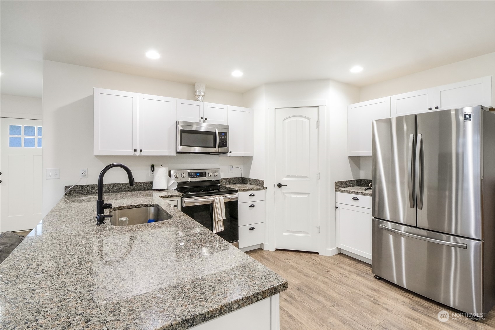 1125 W Ivy Avenue A/b Property Photo 14