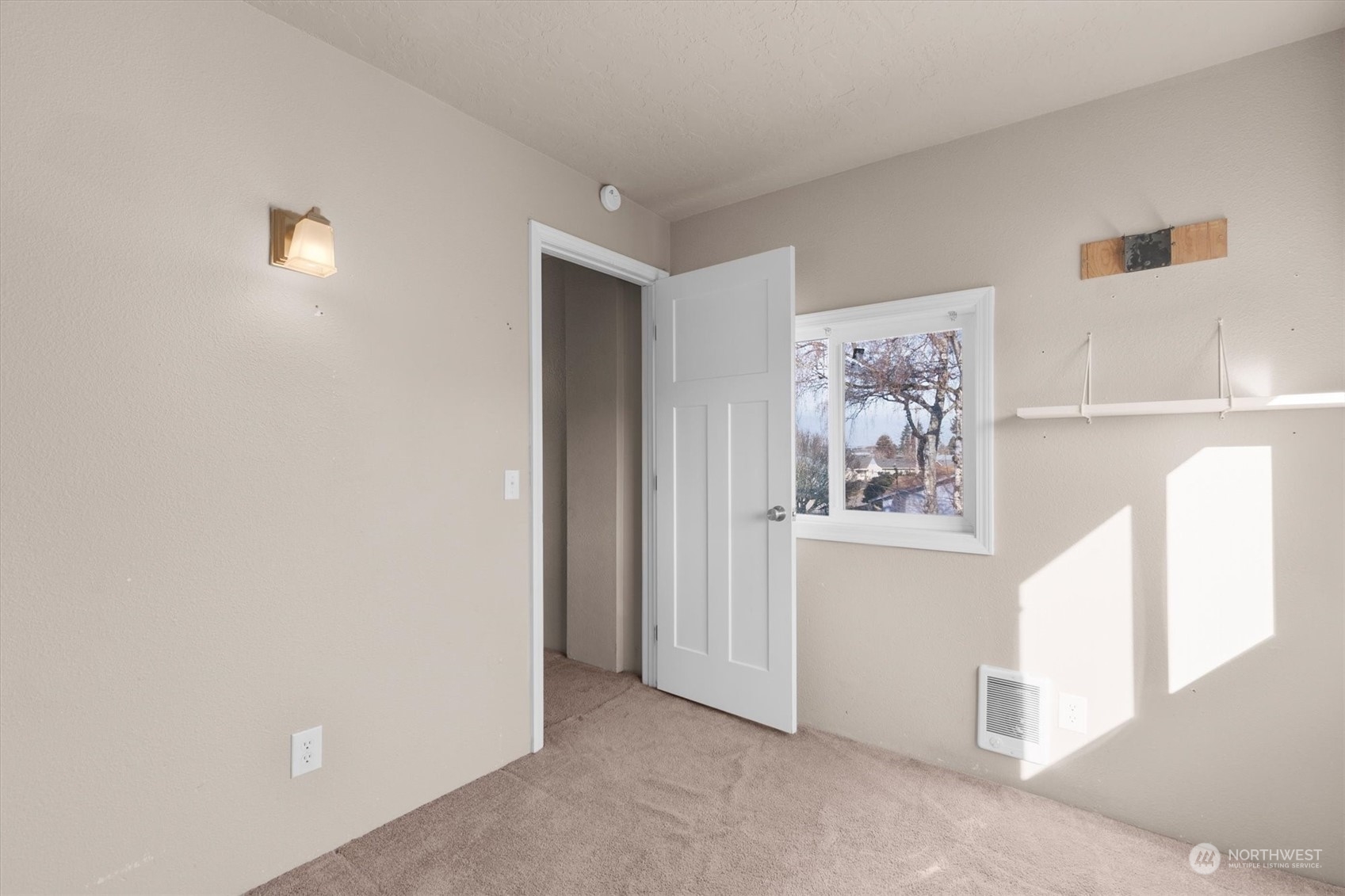 1212 S 7th Avenue Property Photo 16