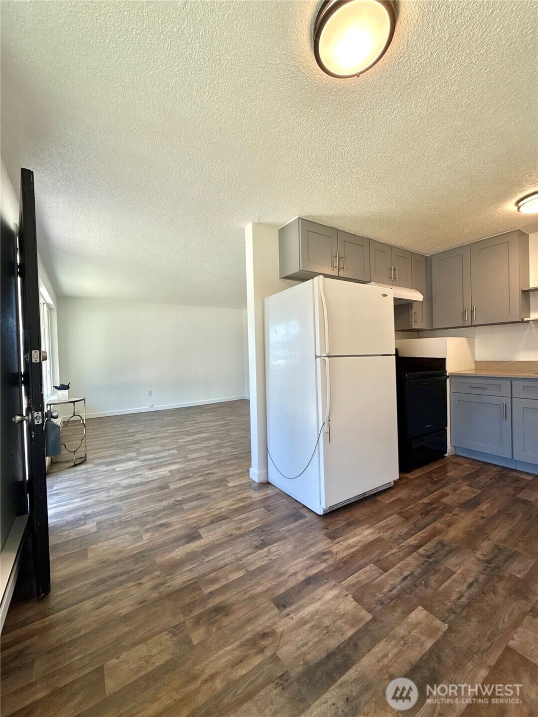 18816 Mountain View Drive E&f Property Photo 7