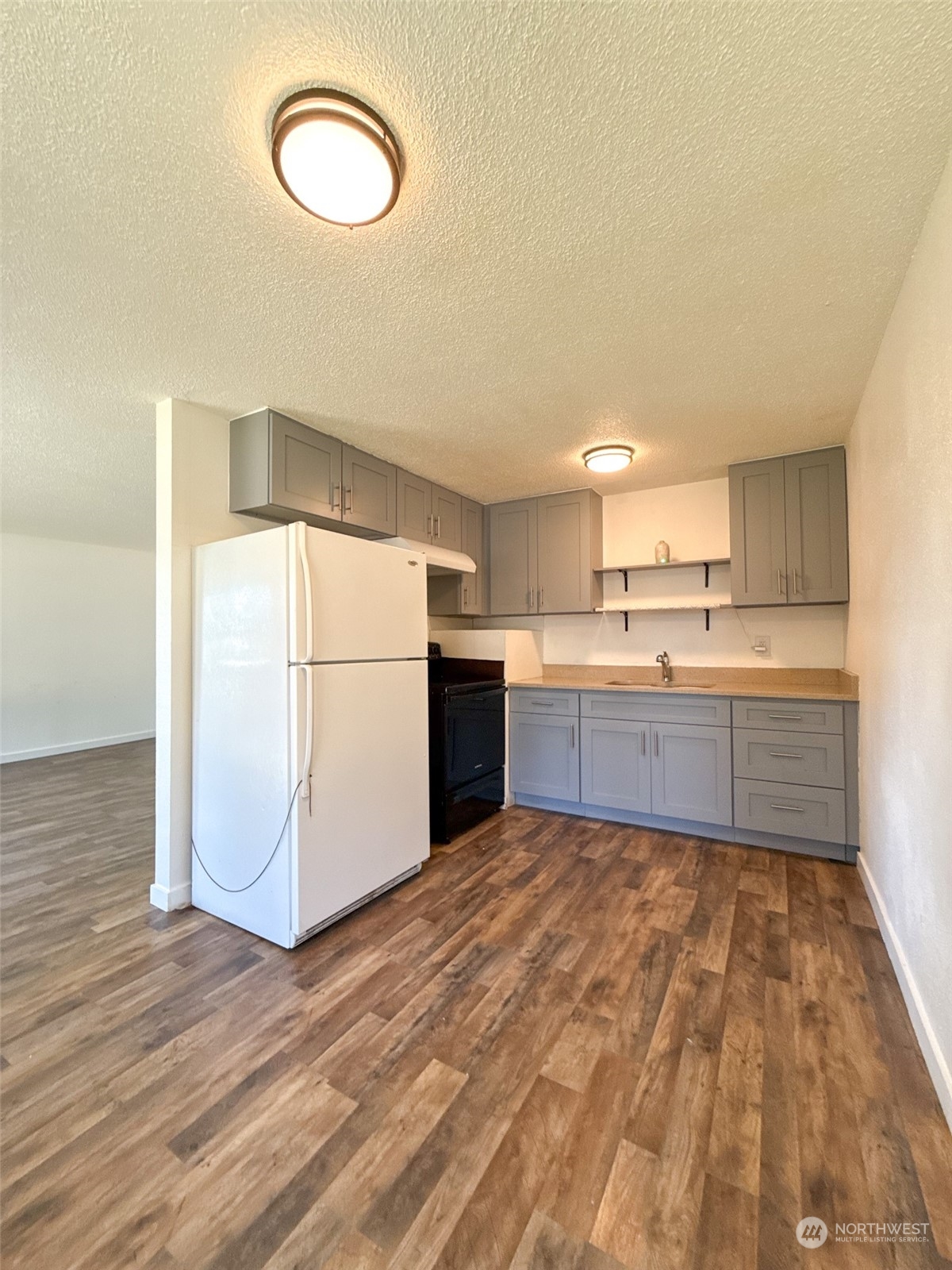 18816 Mountain View Drive E&f Property Photo 9