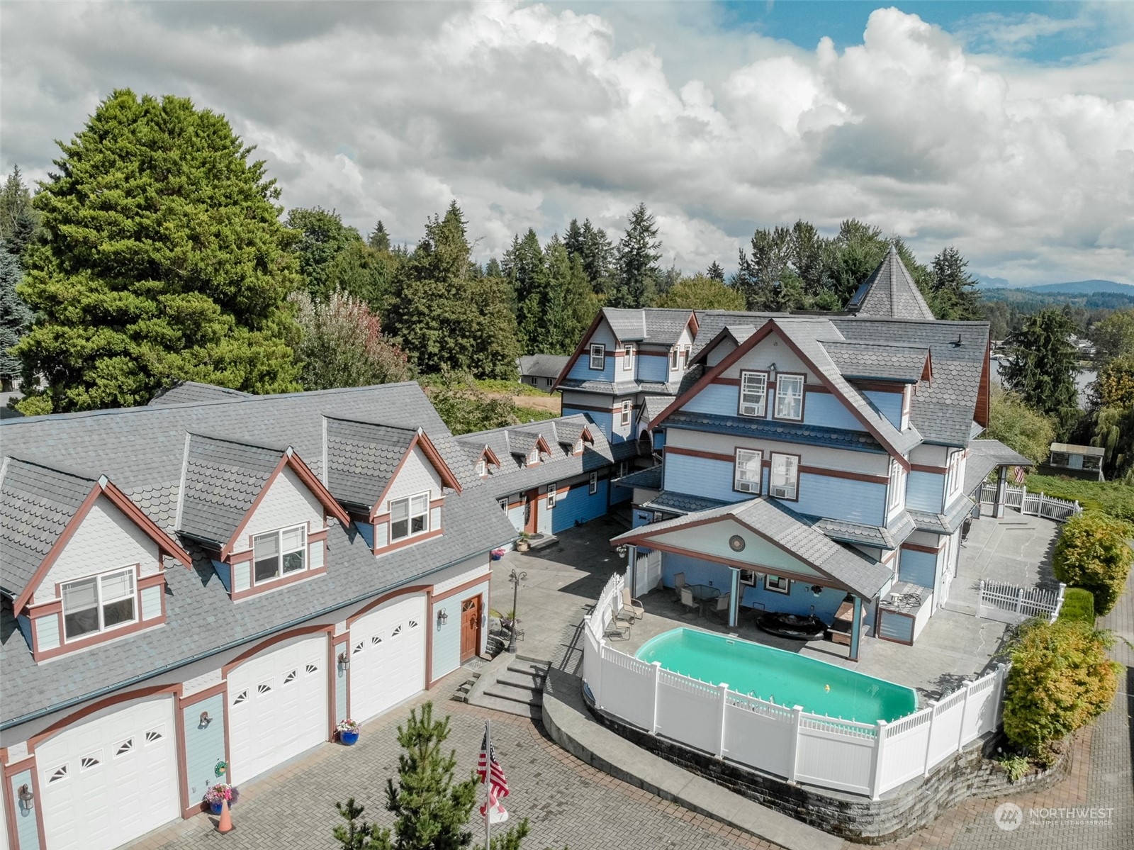 2326520 Property Photo