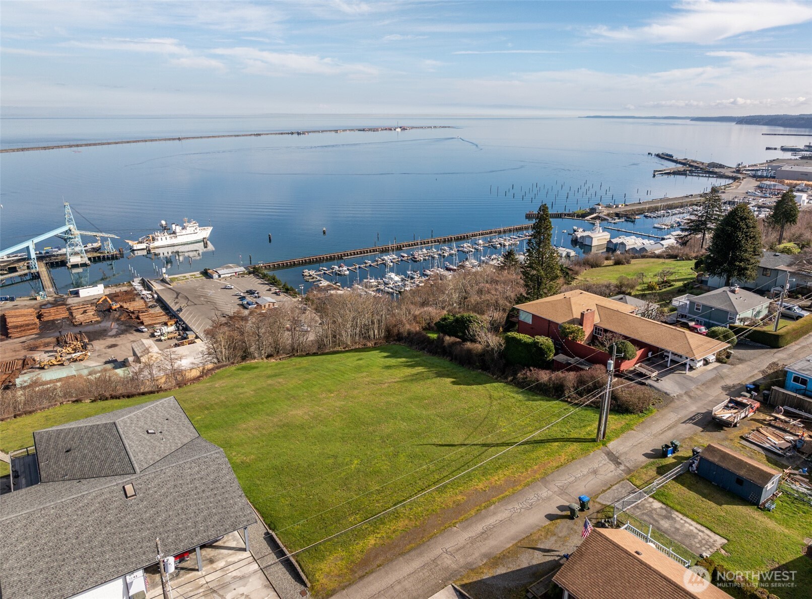 999 W 4th Street Property Photo 1