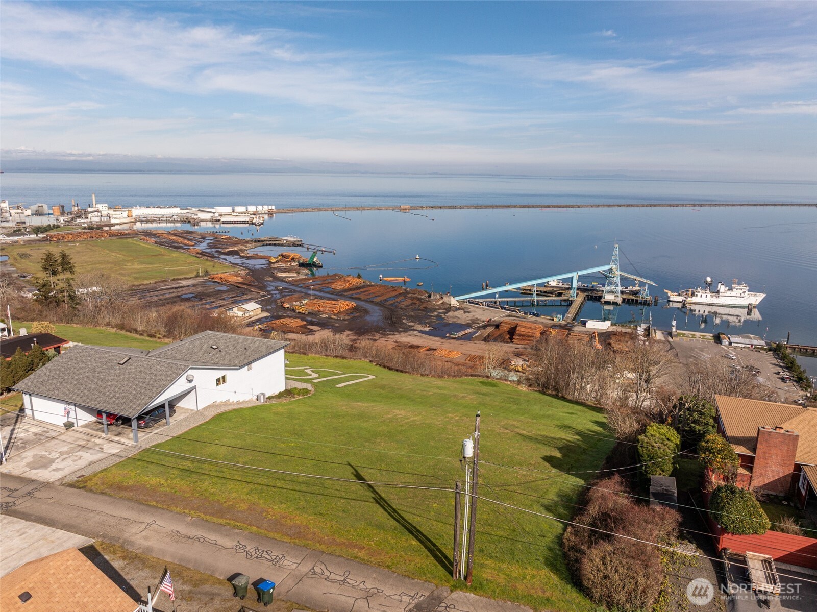 999 W 4th Street Property Photo 4