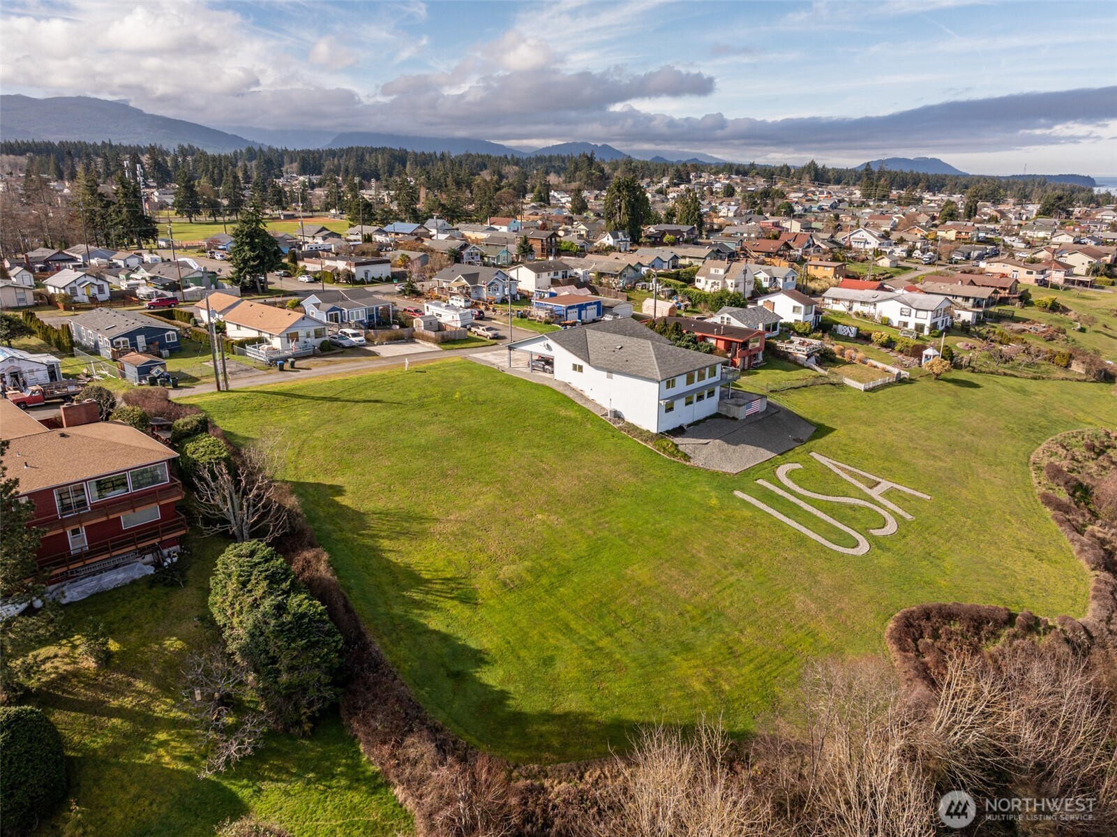 999 W 4th Street Property Photo 12