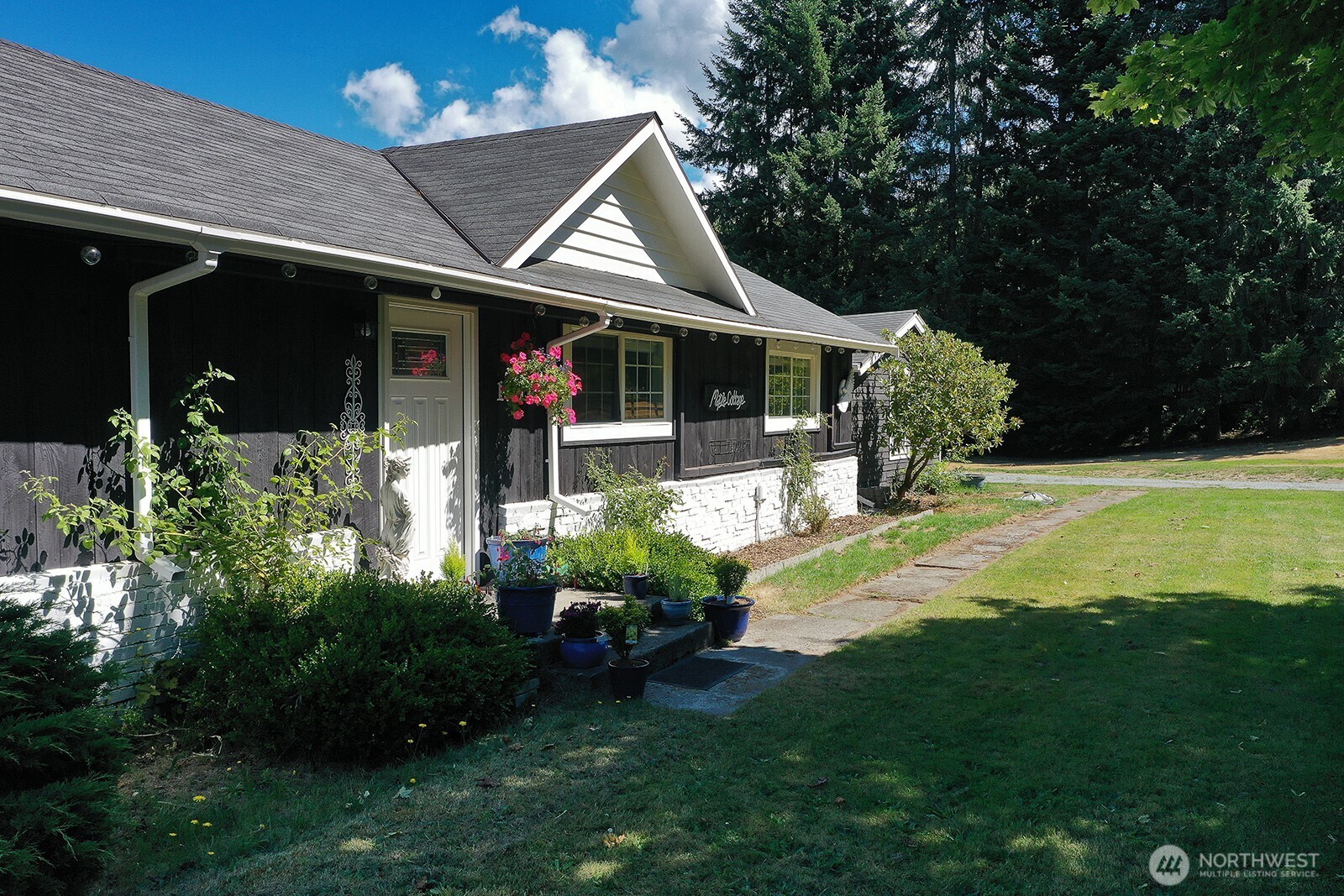 1637 Scenic Avenue Property Photo 1