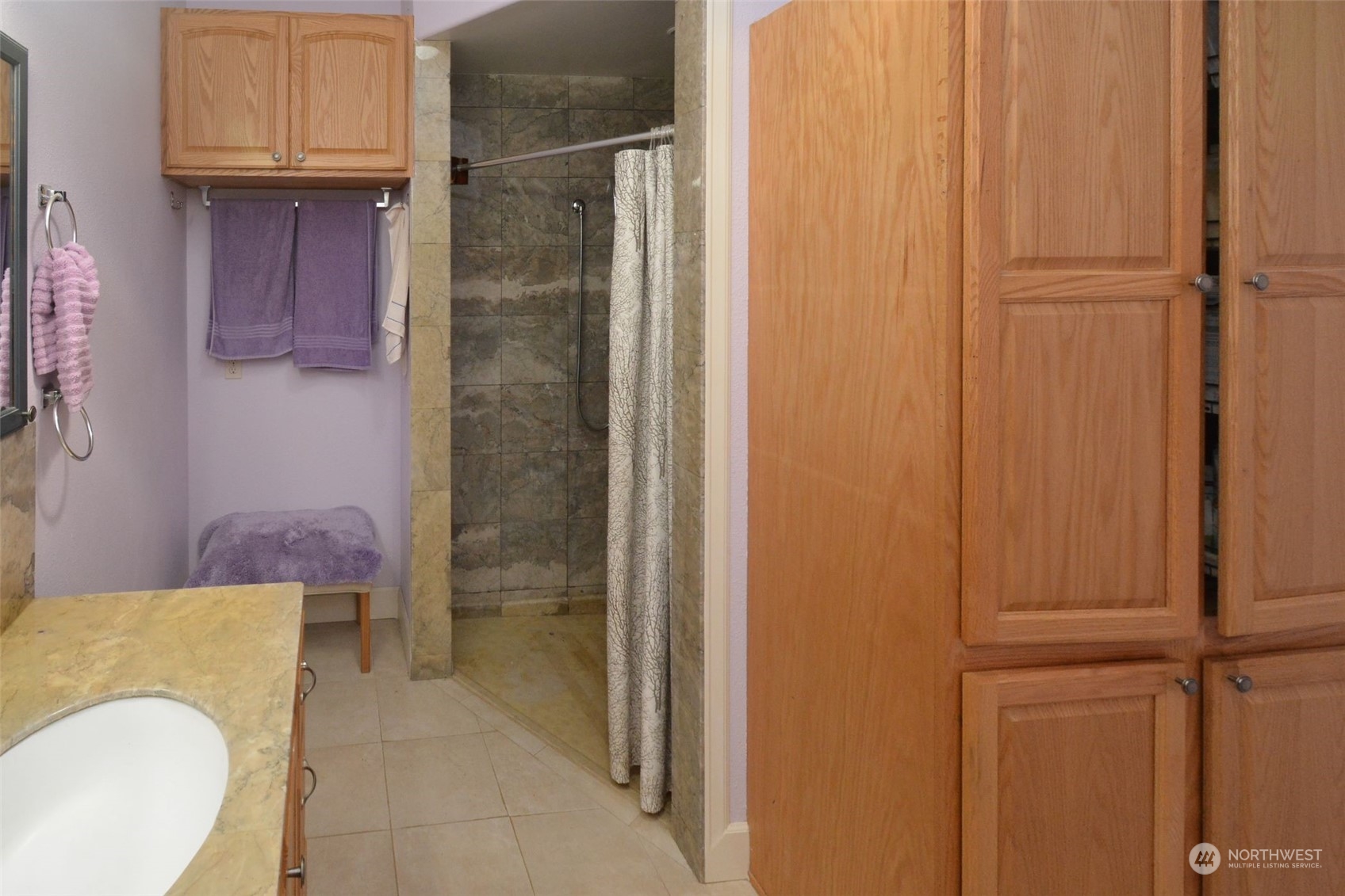 828 Lincoln Creek Road Property Photo 11