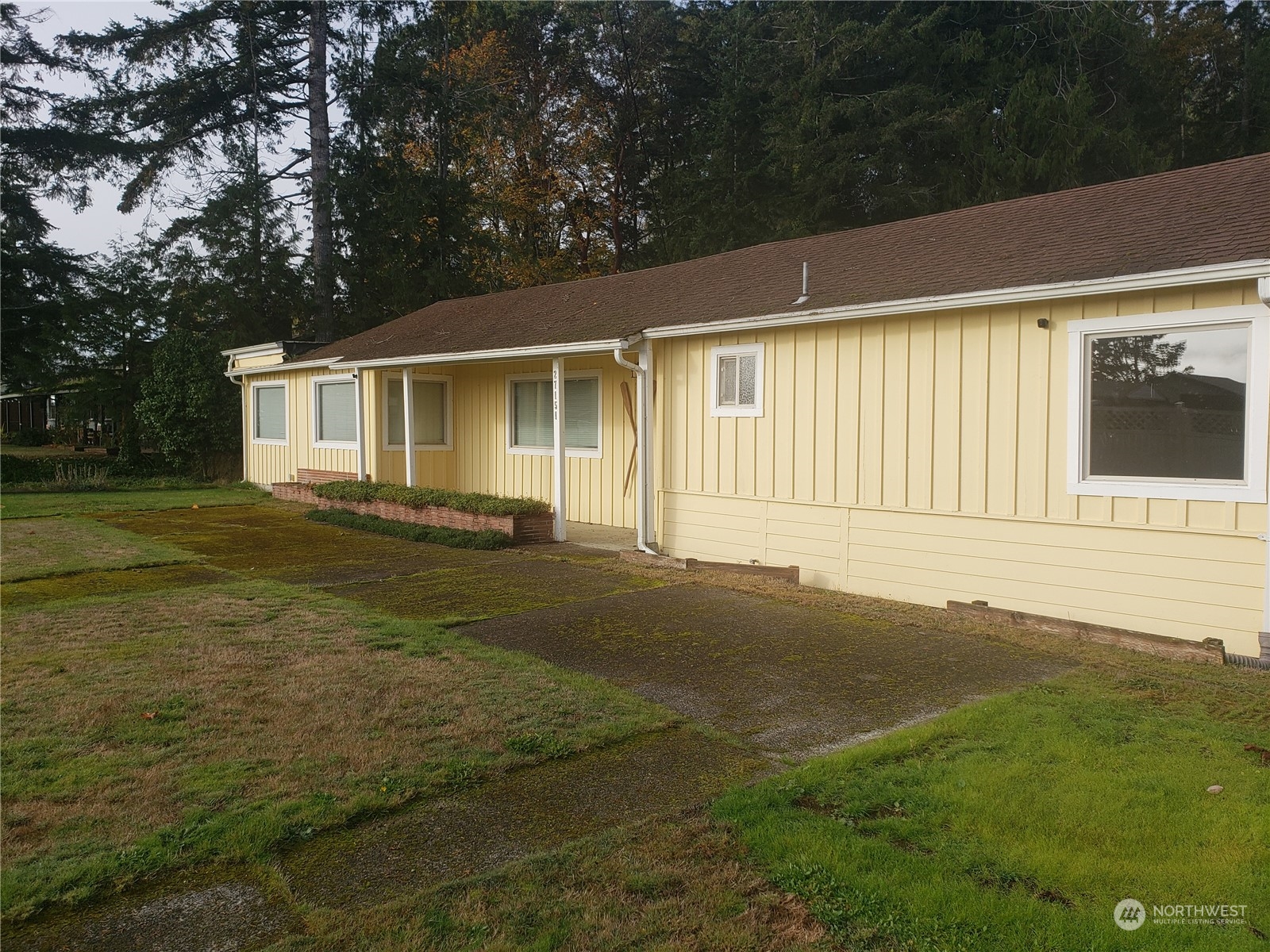 27151 N Us Highway 101 Property Photo