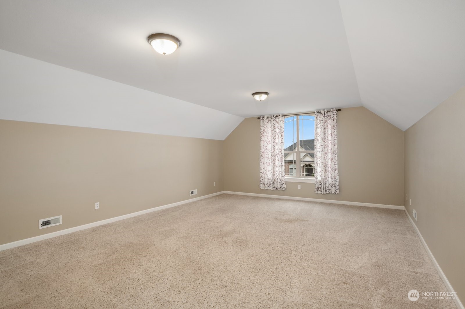 219 Cougar Creek Drive Property Photo 30