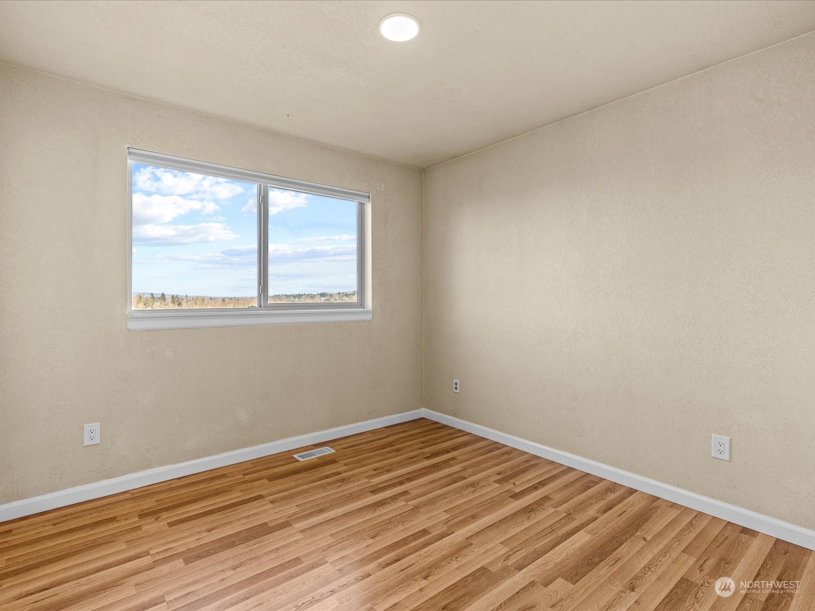 631 Sunnyside Boulevard Property Photo 19