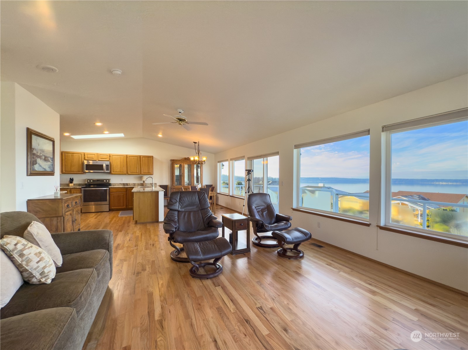 276 Grandview Avenue Property Photo 6