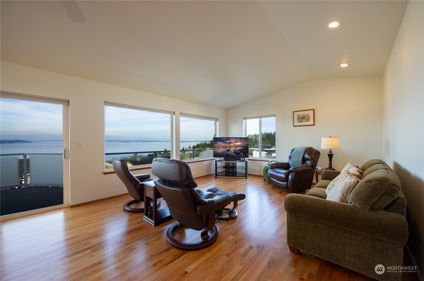 276 Grandview Avenue Property Photo 7