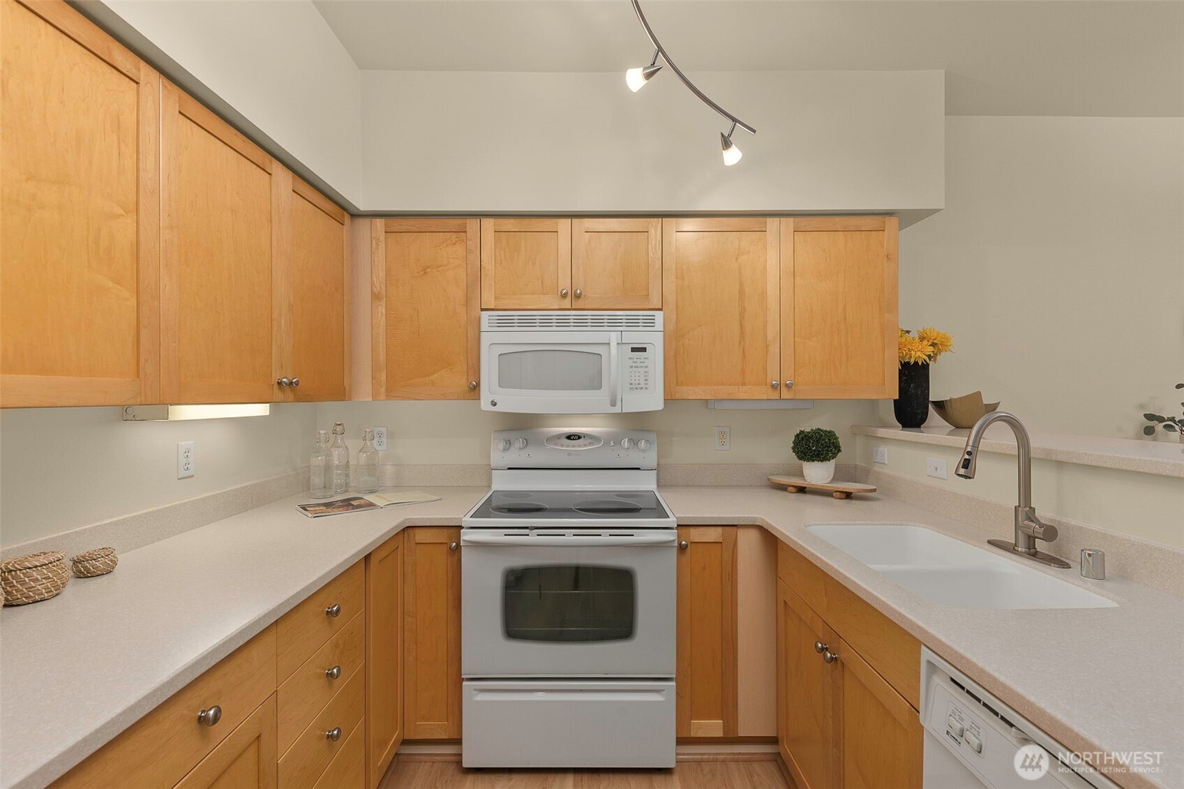 15026 40th Avenue 4-104 Property Photo 6