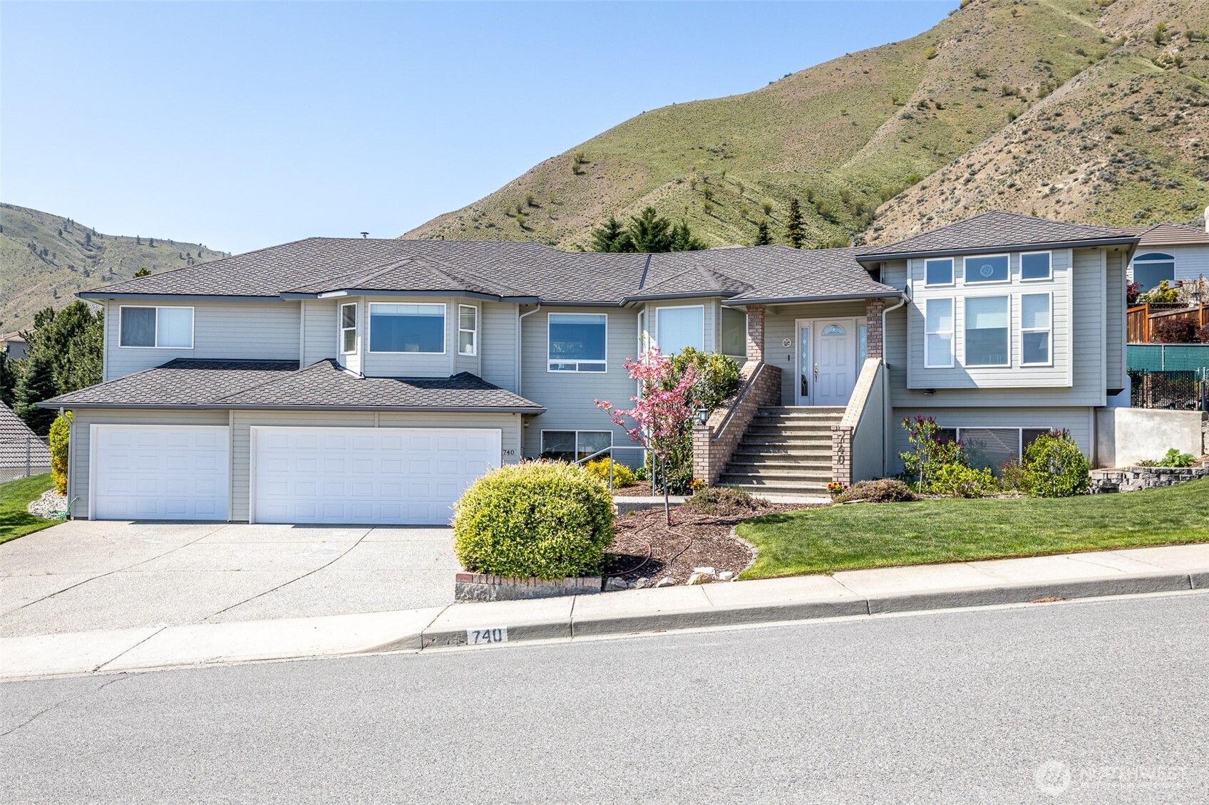740 Castle Heights Drive Property Photo
