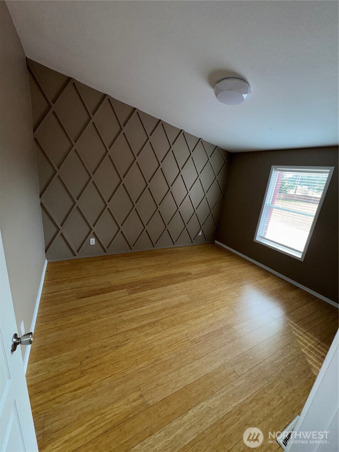 17720 Albany Street Property Photo 6