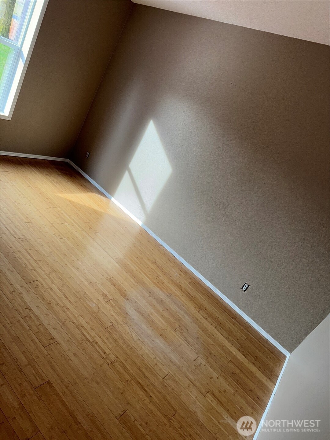 17720 Albany Street Property Photo 7