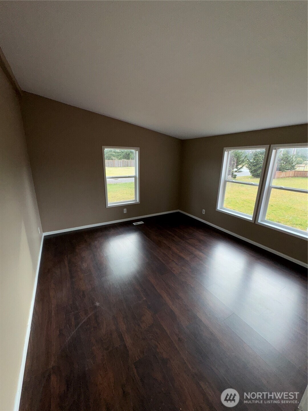 17720 Albany Street Property Photo 10