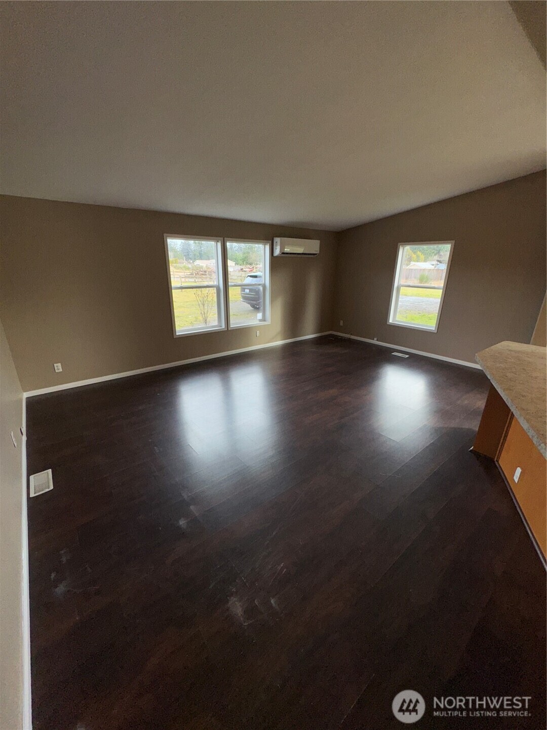 17720 Albany Street Property Photo 11
