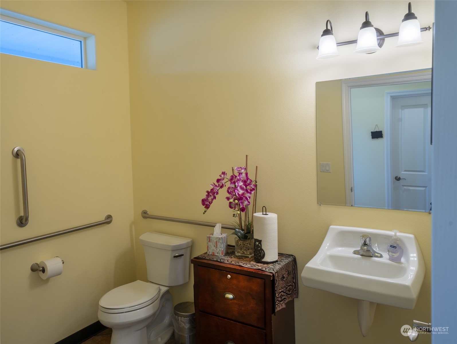 660 N Seventh Avenue Property Photo 11