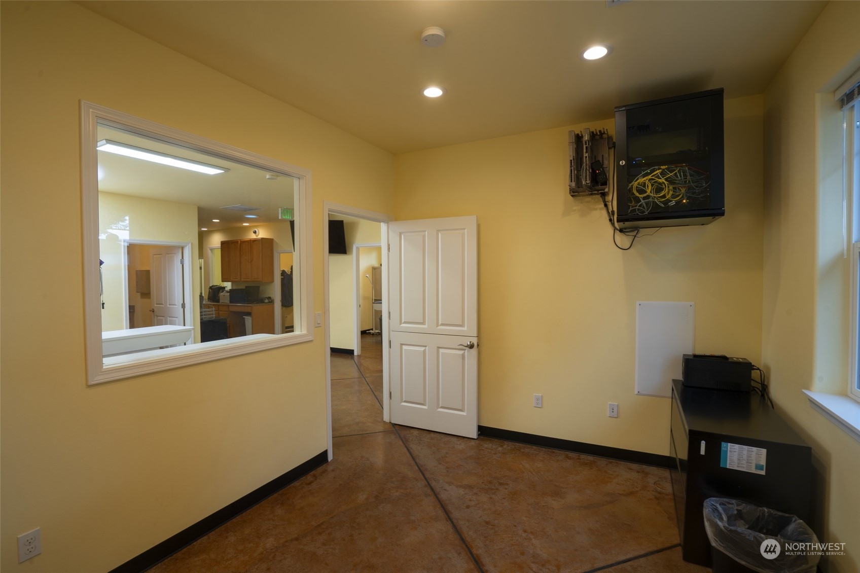 660 N Seventh Avenue Property Photo 15