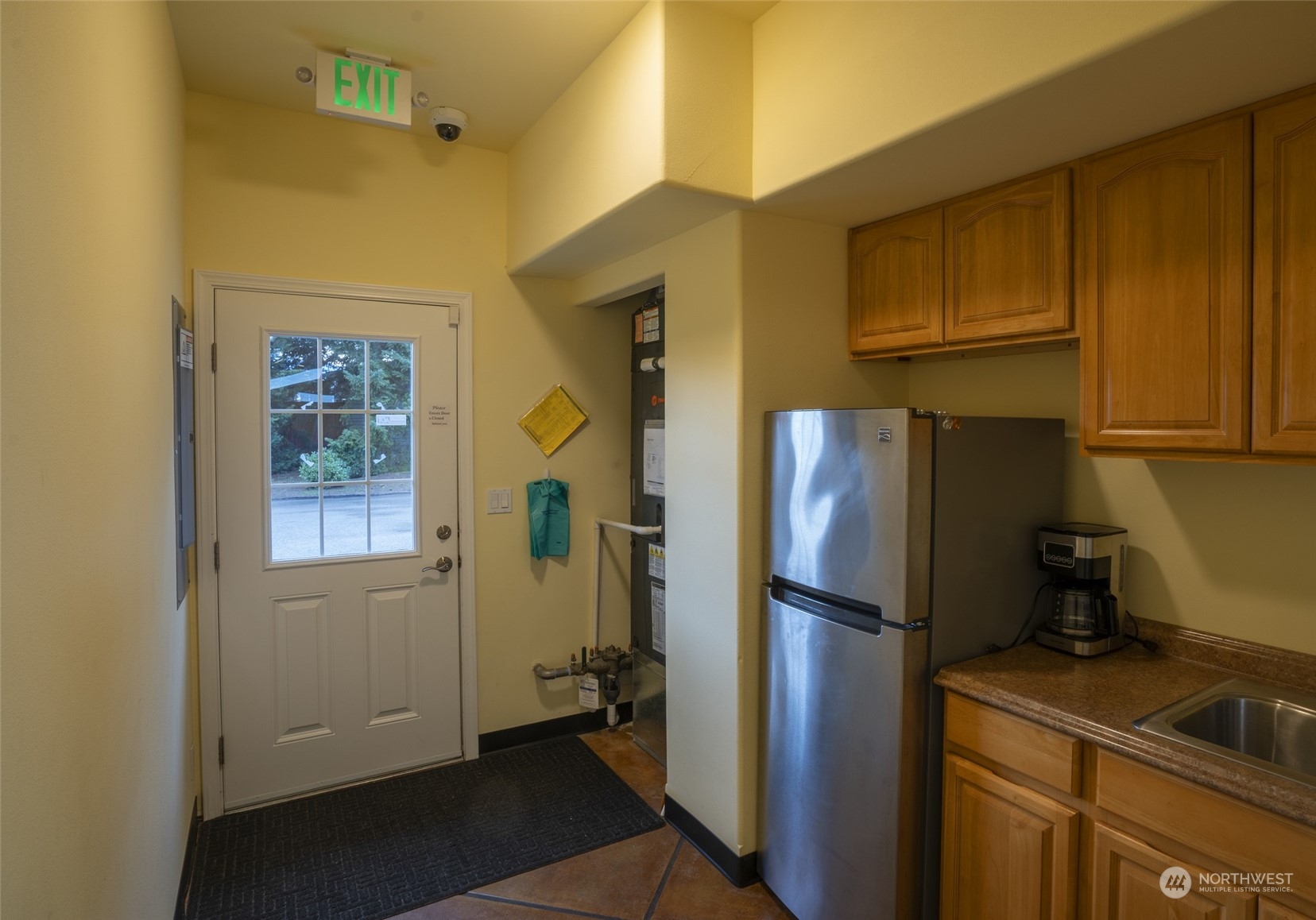 660 N Seventh Avenue Property Photo 16