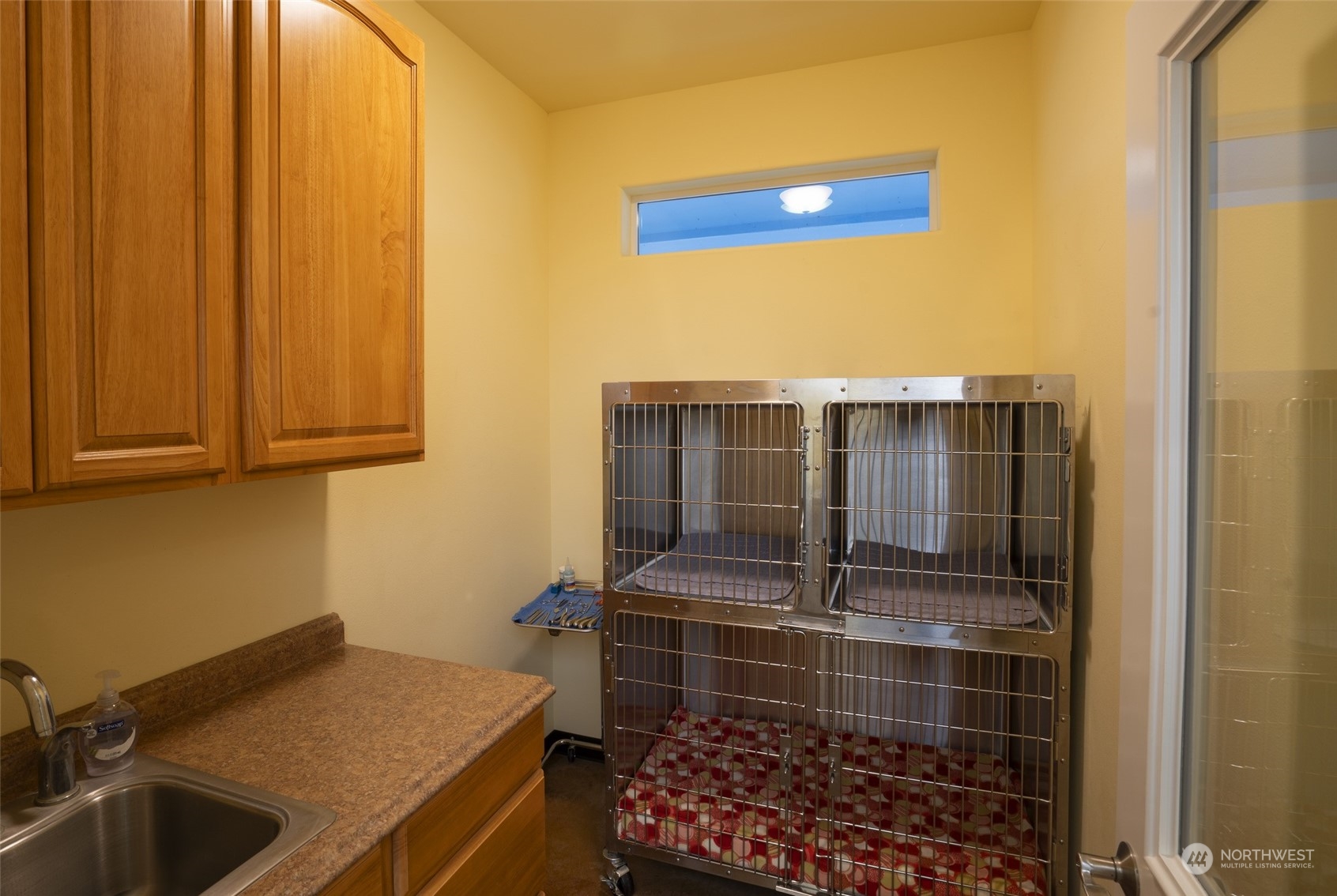 660 N Seventh Avenue Property Photo 24