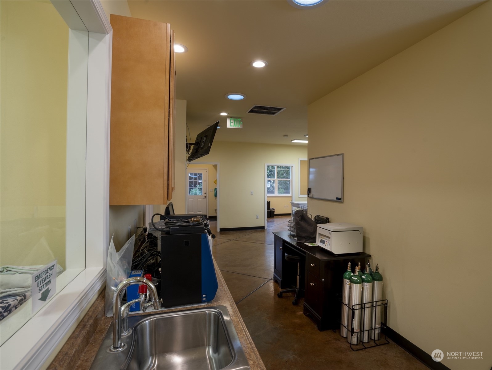 660 N Seventh Avenue Property Photo 26