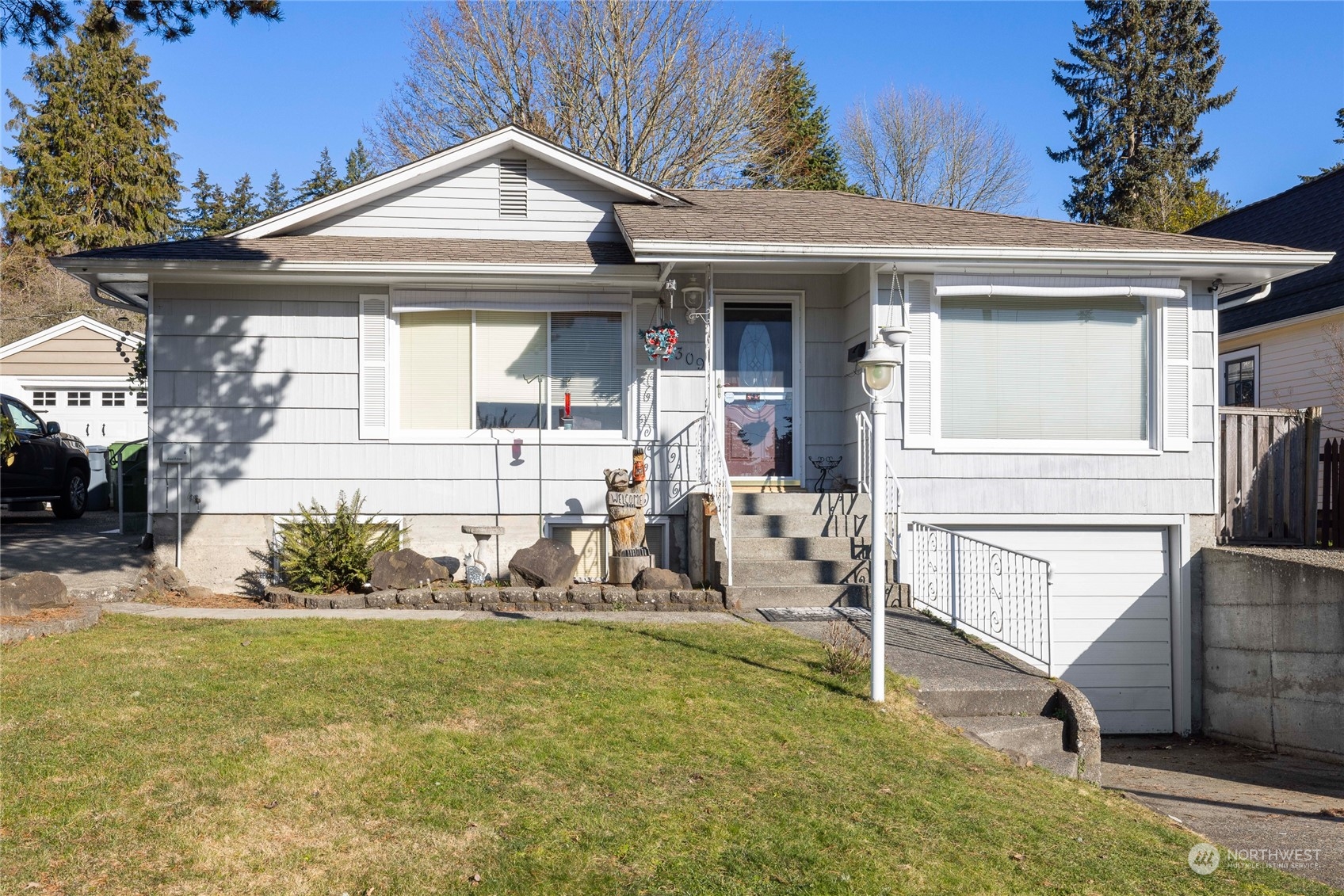 309 Regents Boulevard Property Photo