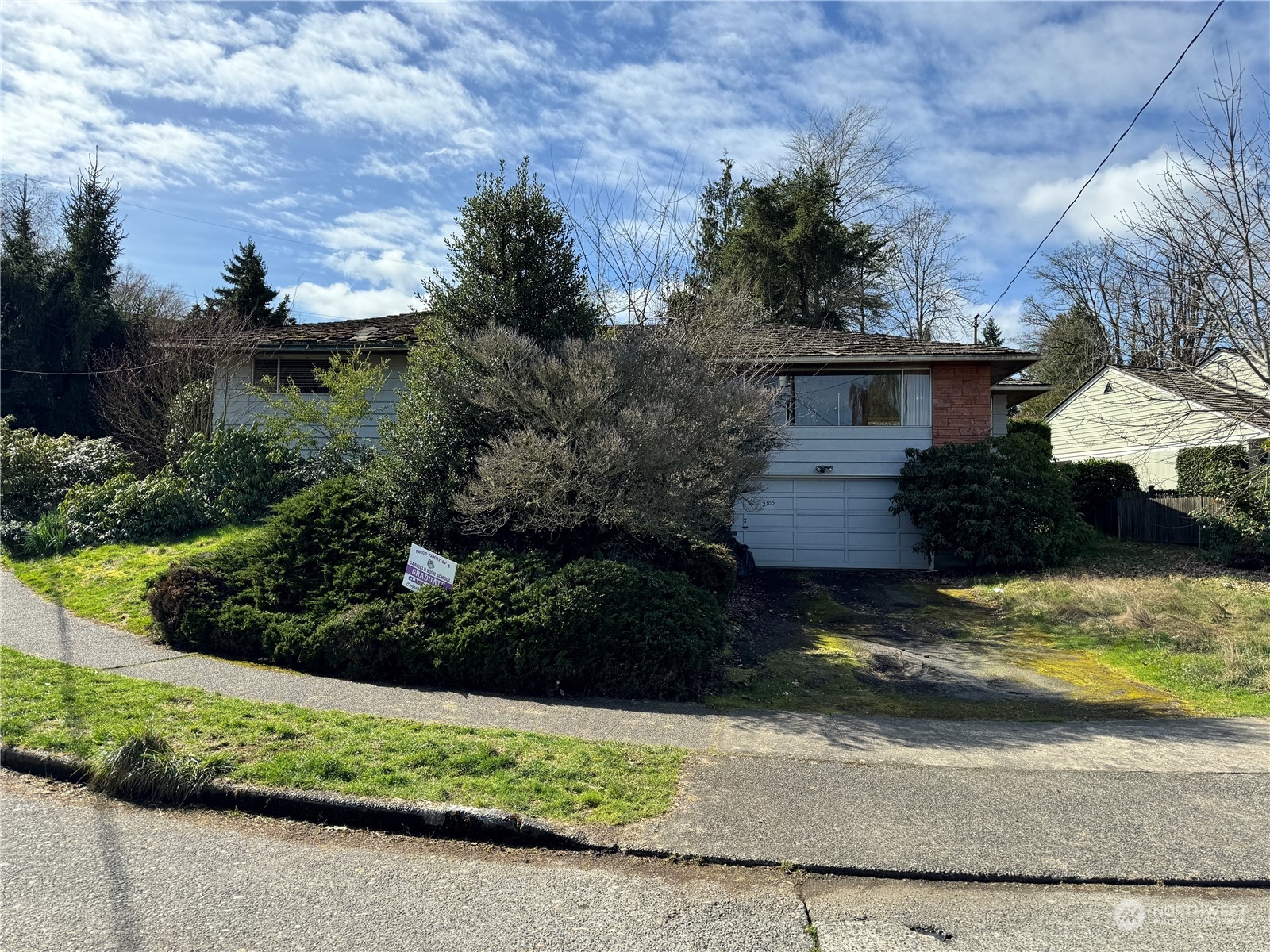 2105 38th Avenue Property Photo 1