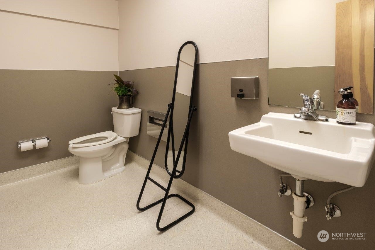 3912 Martin Way Property Photo 14