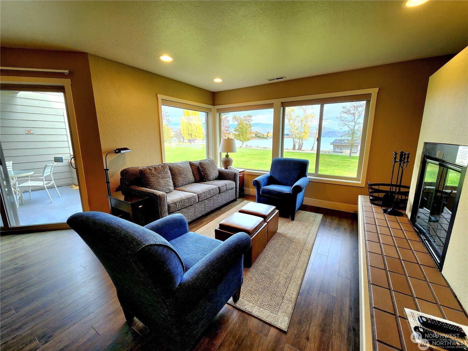1 Beach 546-o Property Photo 6