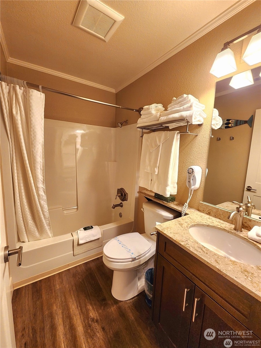 1 Beach 546-o Property Photo 13
