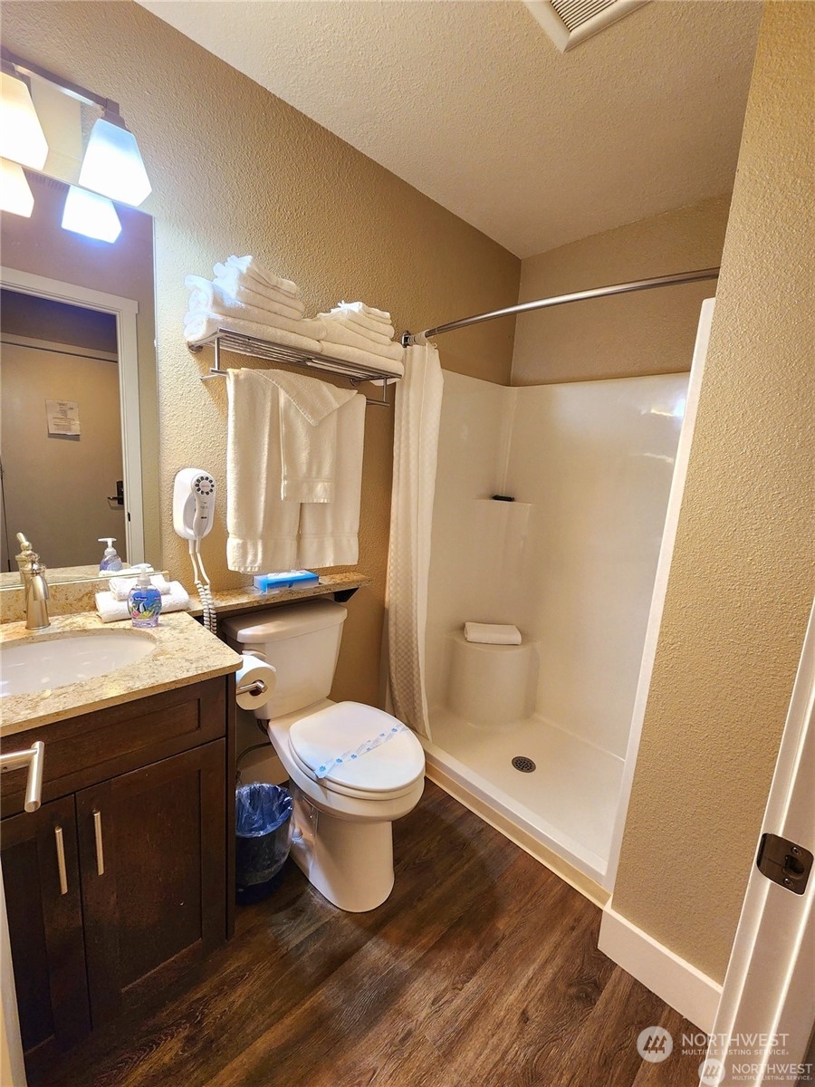 1 Beach 546-o Property Photo 16