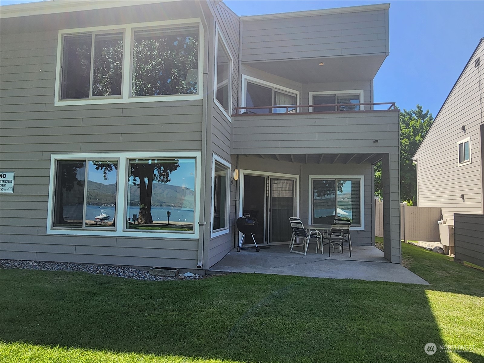 1 Beach 546-o Property Photo 17